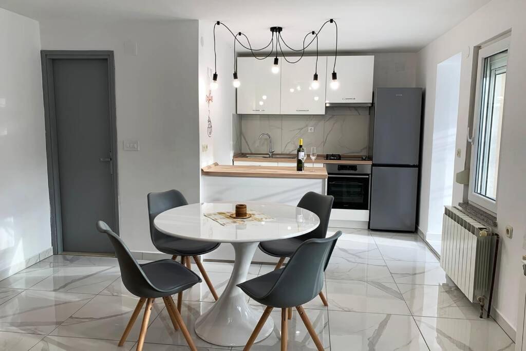 New Apartment Ema I Krk Town Kültér fotó